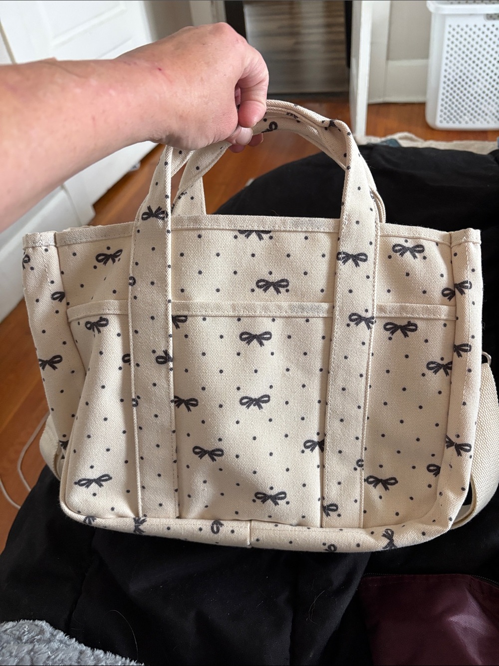 Madden girl. Cream Bow-Print Canvas Tote Bag with Bear Charm. - Picture 7 of 15
